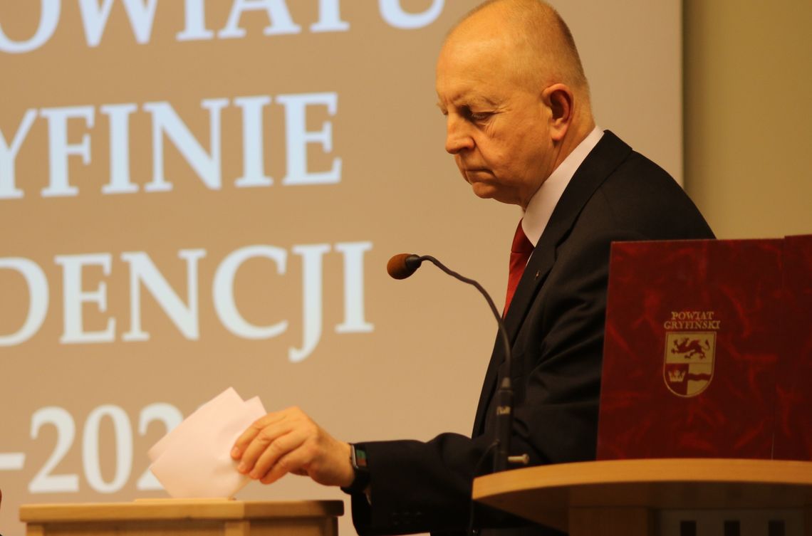 Długoborski został honorowym prezesem, a Sawaryn - przewodniczącym komisji