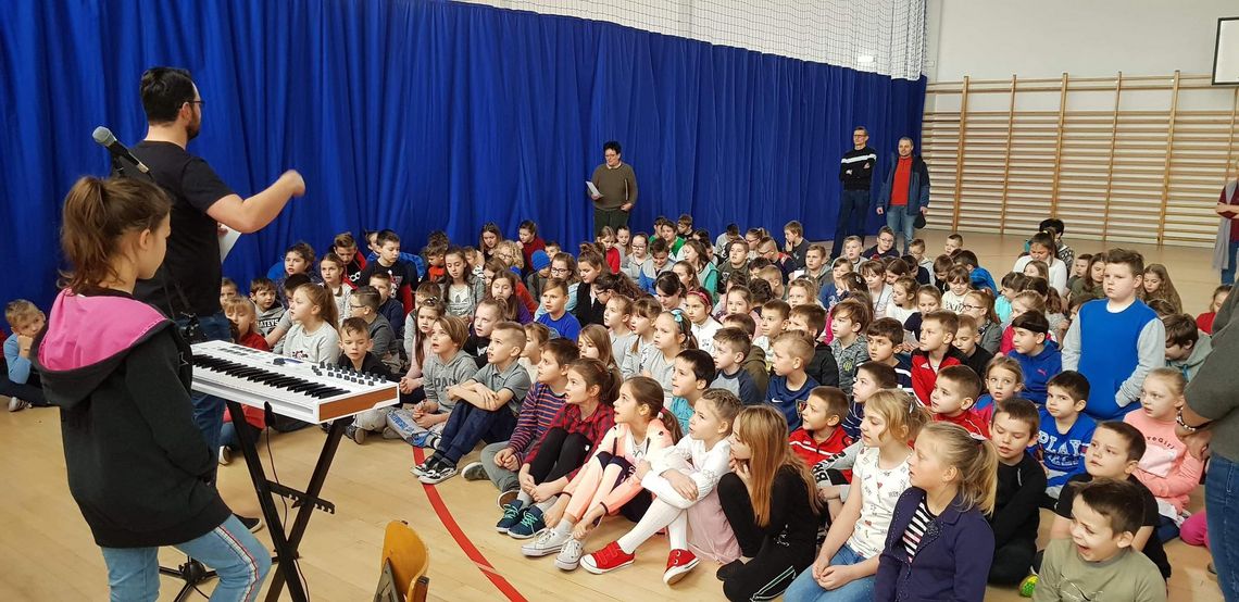 Do hymnu! Nasze szkoły biorą udział w ogólnopolskim konkursie Do hymnu! Nasze szkoły biorą udział w ogólnopolskim konkursie