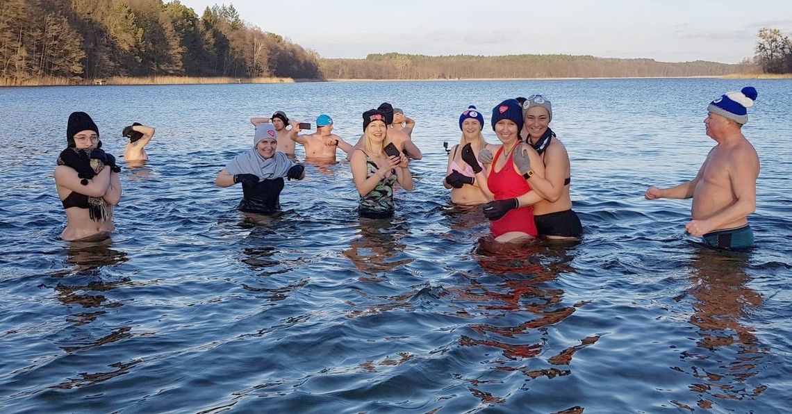 Do puszek WOŚP morsy wrzucały pieniądze nawet w wodzie Do puszek WOŚP morsy wrzucały pieniądze nawet w wodzie