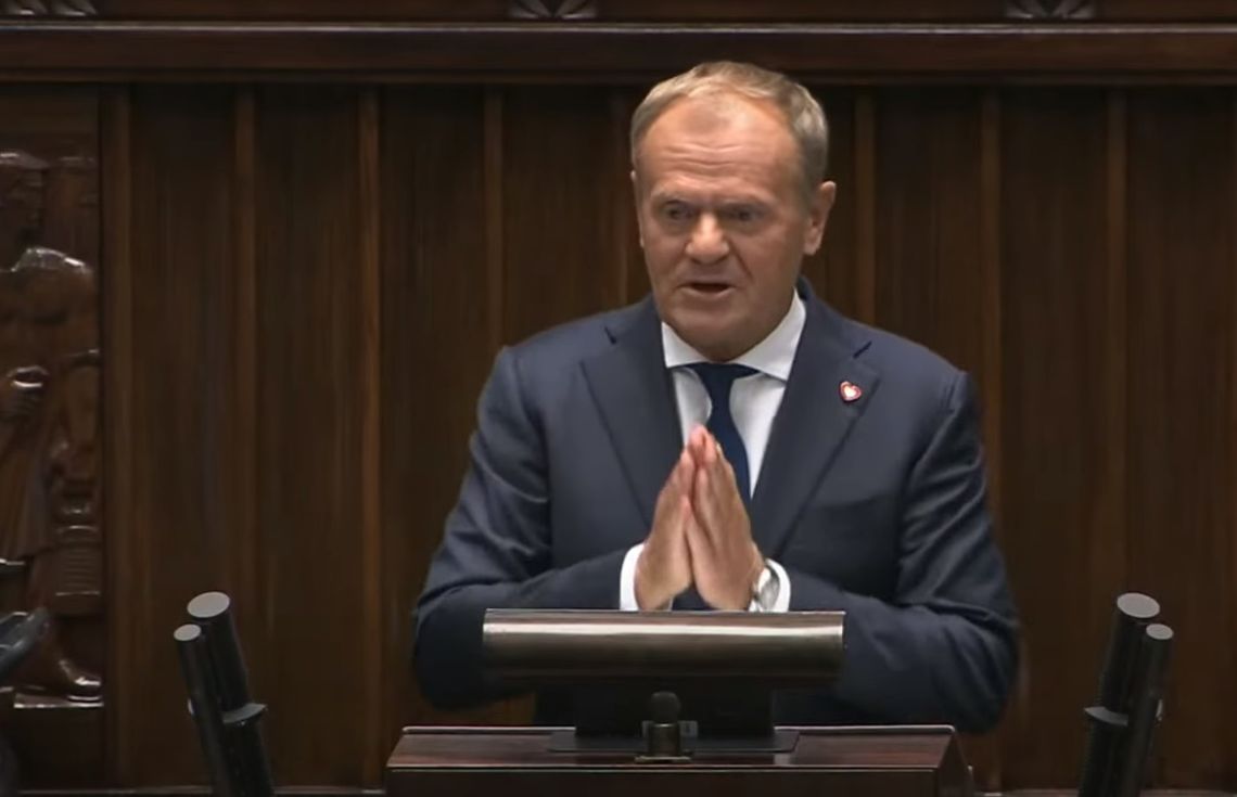 Donald Tusk poprosił o wotum zaufania i zaatakował PiS. Ile szabel ma w Sejmie?