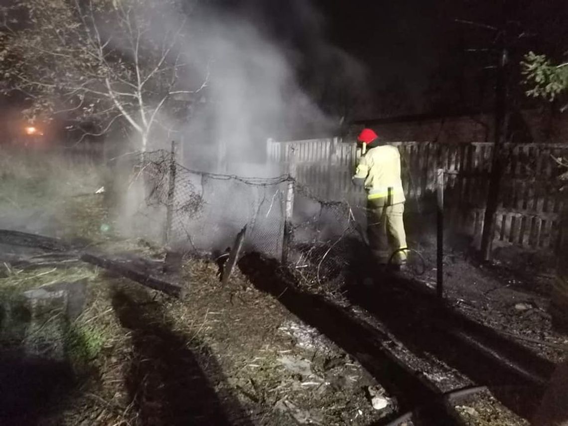 Dostali wieczorem wezwanie do gaszenia pożaru