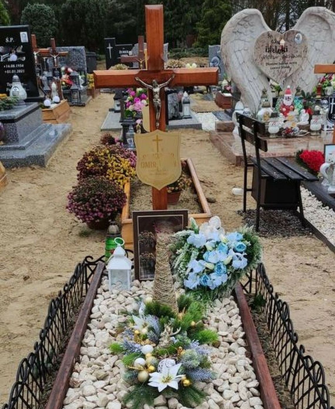 Doszło do ograbienia grobu?! Doszło do ograbienia grobu?!