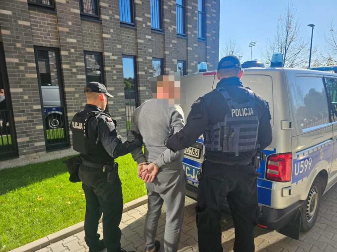 Ojciec z synem przykuli 72-latkę do kaloryfera i maltretowali. Uciekła do lasu przed rodziną