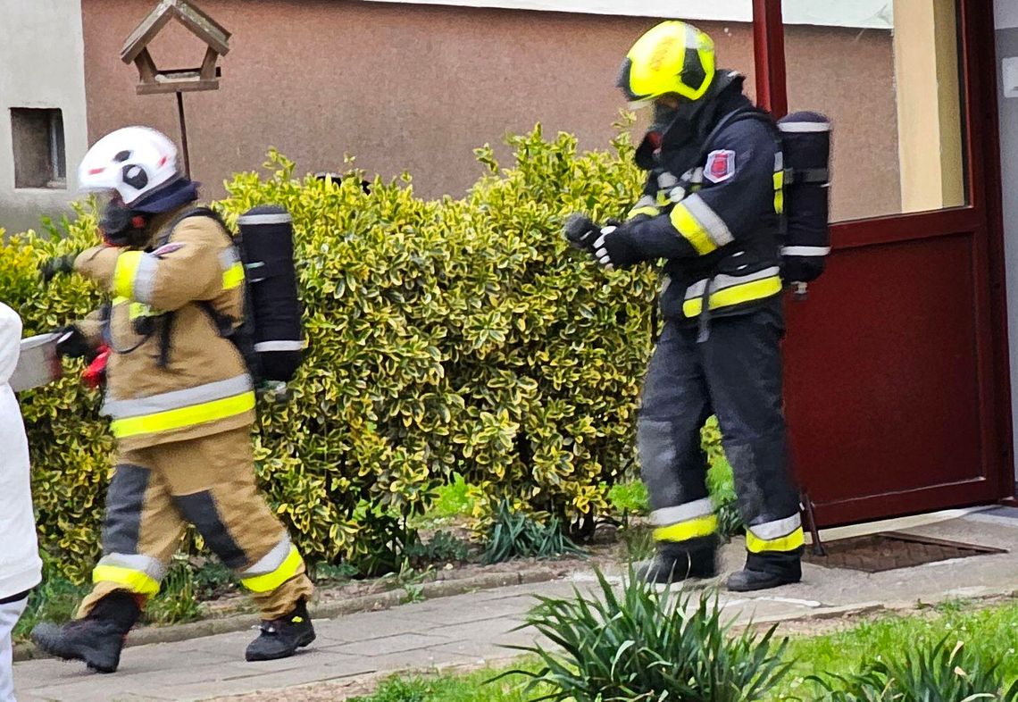 Dramatyczna akcja ratunkowa. Groźba wybuchu w bloku mieszkalnym Dramatyczna akcja ratunkowa. Groźba wybuchu w bloku mieszkalnym