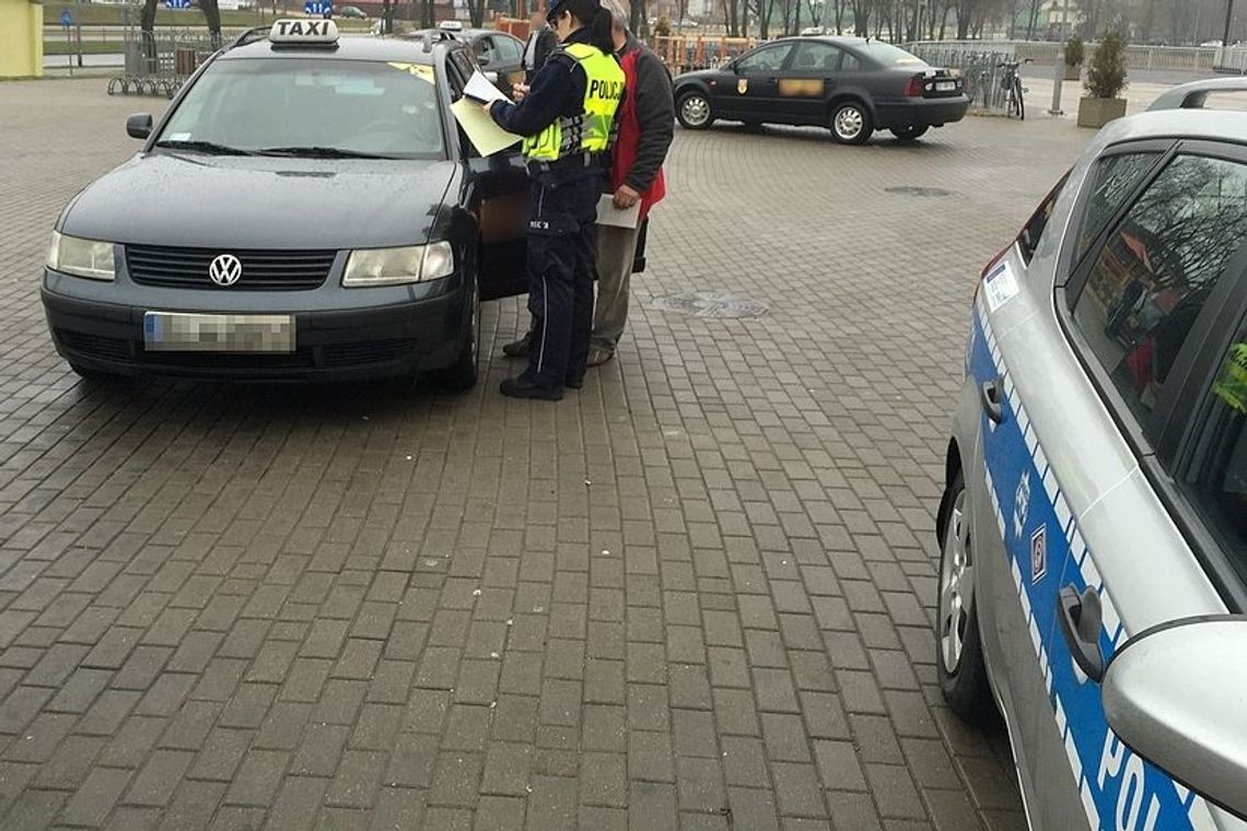 Drogówka sprawdza taksówkarzy Drogówka sprawdza taksówkarzy