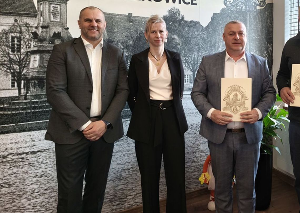 Drożej za śmieci – zatwierdzono podwyżkę w gminie. Wielkanocny „prezent” dla mieszkańców?