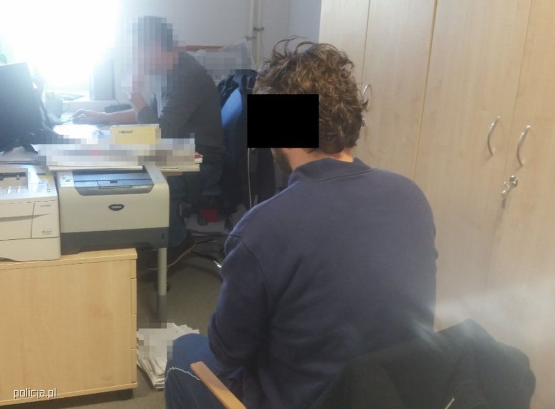 Dwie osoby oszukane przez internet Dwie osoby oszukane przez internet