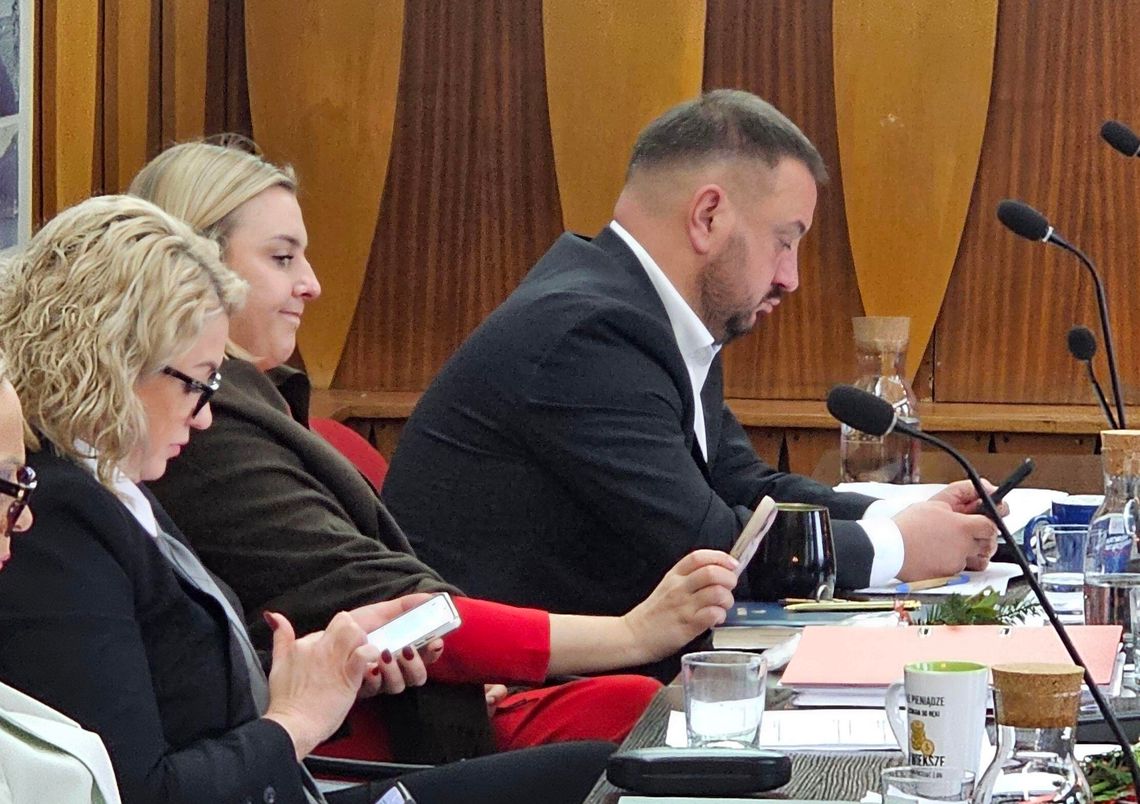 Dymisja Milera. Ucieczka przed odpowiedzialnością na ciepłą posadkę? Dymisja Milera. Ucieczka przed odpowiedzialnością na ciepłą posadkę?