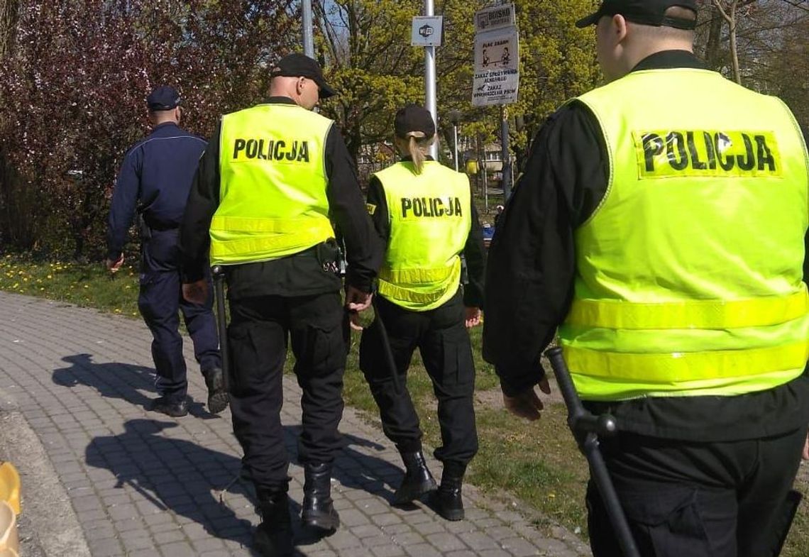 Działania policji w związku z fałszywymi alarmami w szkołach Działania policji w związku z fałszywymi alarmami w szkołach