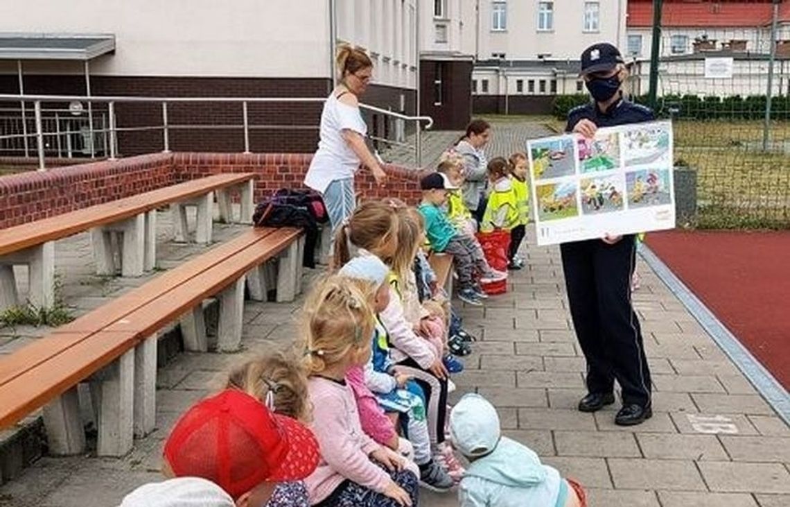 Dzieci po feriach wracają do szkół? Dzieci po feriach wracają do szkół?