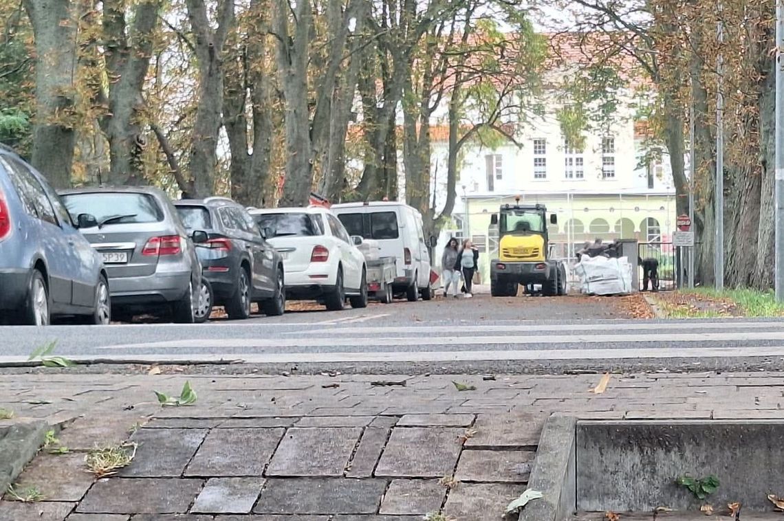 Dzieci poszły do szkoły, a droga zamknięta. Jak dojedzie straż, karetka czy śmieciarka? Czy jest plan B? Dzieci poszły do szkoły, a droga zamknięta. Jak dojedzie straż, karetka czy śmieciarka? Czy jest plan B?
