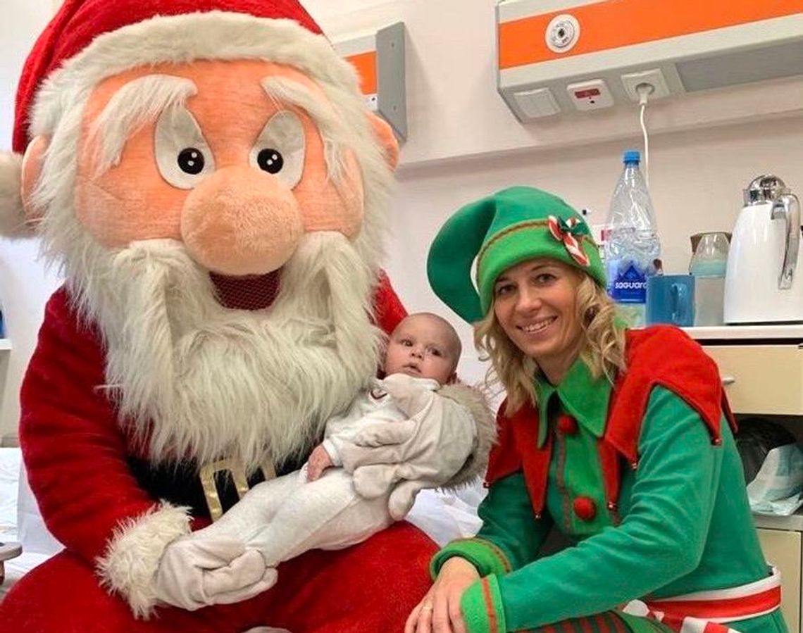 Dzieci w szpitalu odwiedzili MotoMikołaj i Elf