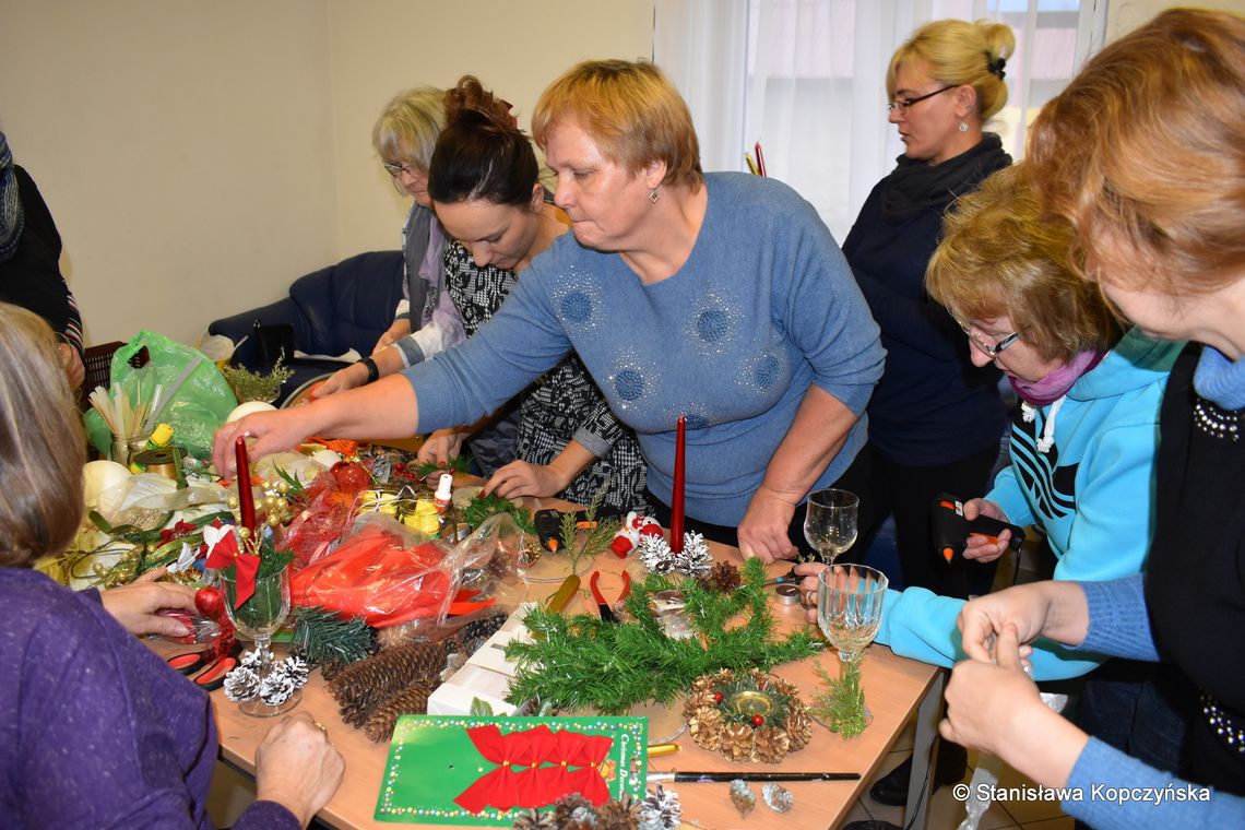 Dzieliły się swoją wiedzą i doświadczeniem w tworzeniu ozdób świątecznych