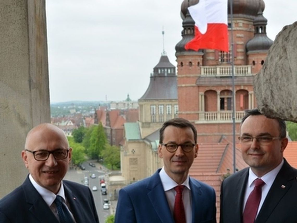 Dzień Flagi w regionie z udziałem premiera Dzień Flagi w regionie z udziałem premiera