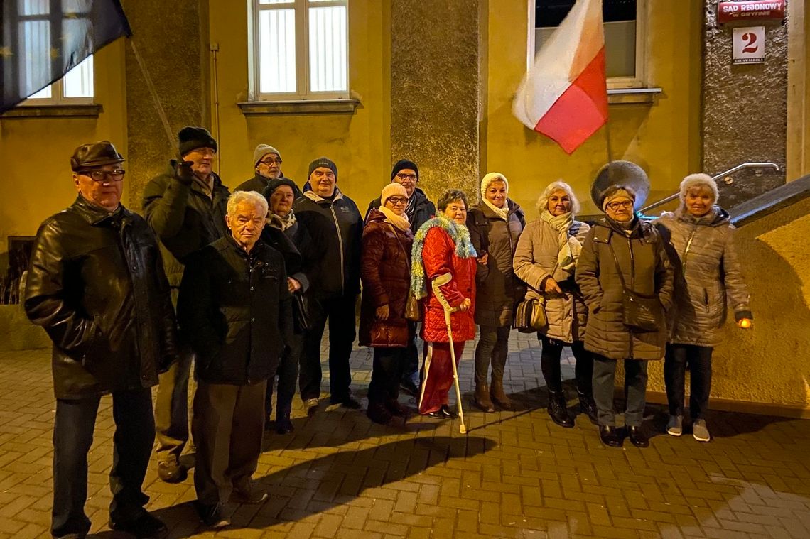 "Dziś sędziowie - jutro Ty". Protest przed sądem w Gryfinie