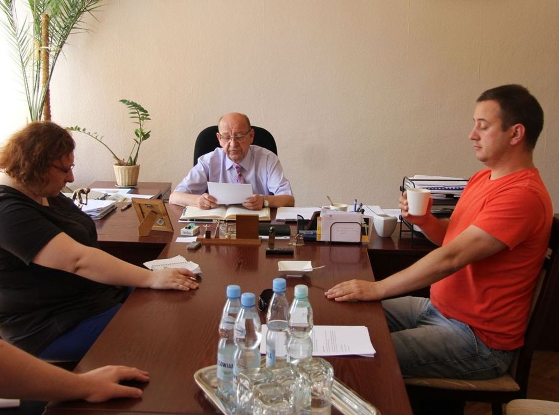 Dziwne konferencje prasowe i manewry przedwyborcze Dziwne konferencje prasowe i manewry przedwyborcze