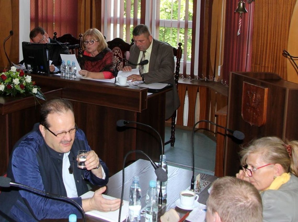 Dziwne praktyki - przywołali statystyki i postraszyli