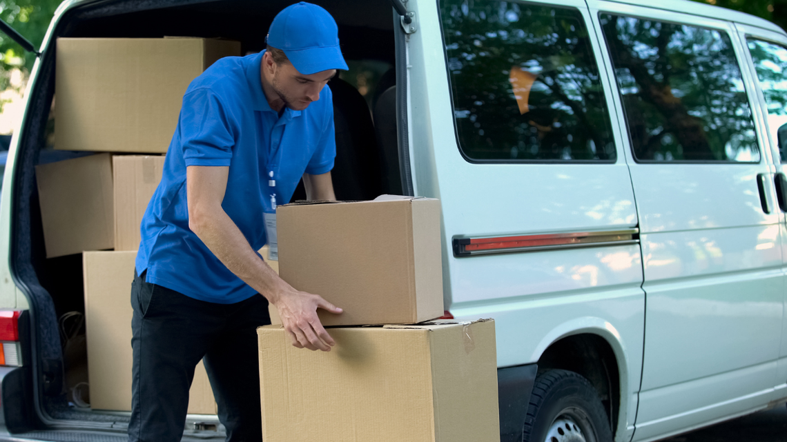 Długa lista zarzutów dla Allegro, DPD, DHL i InPost. Chodzi o ekościemę