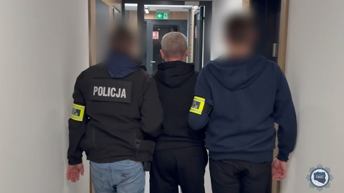 Wielki nalot kontrterrorystów. Funkcjonariusz ze Wschodu podrabiał banknoty i prał brudne pieniądze