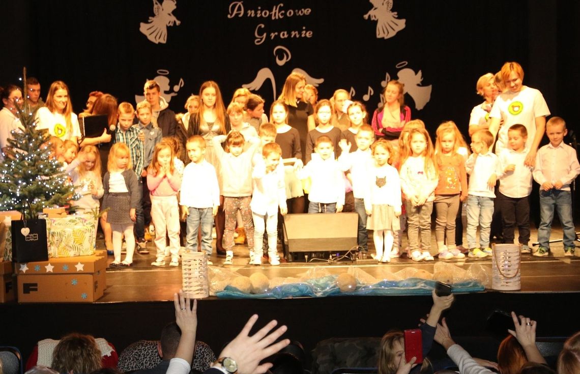Festiwal dobroci kontynuowany przez przedszkolaki z Gryfina. Aniołkowe Granie dla domu dziecka [FOTO, WIDEO]