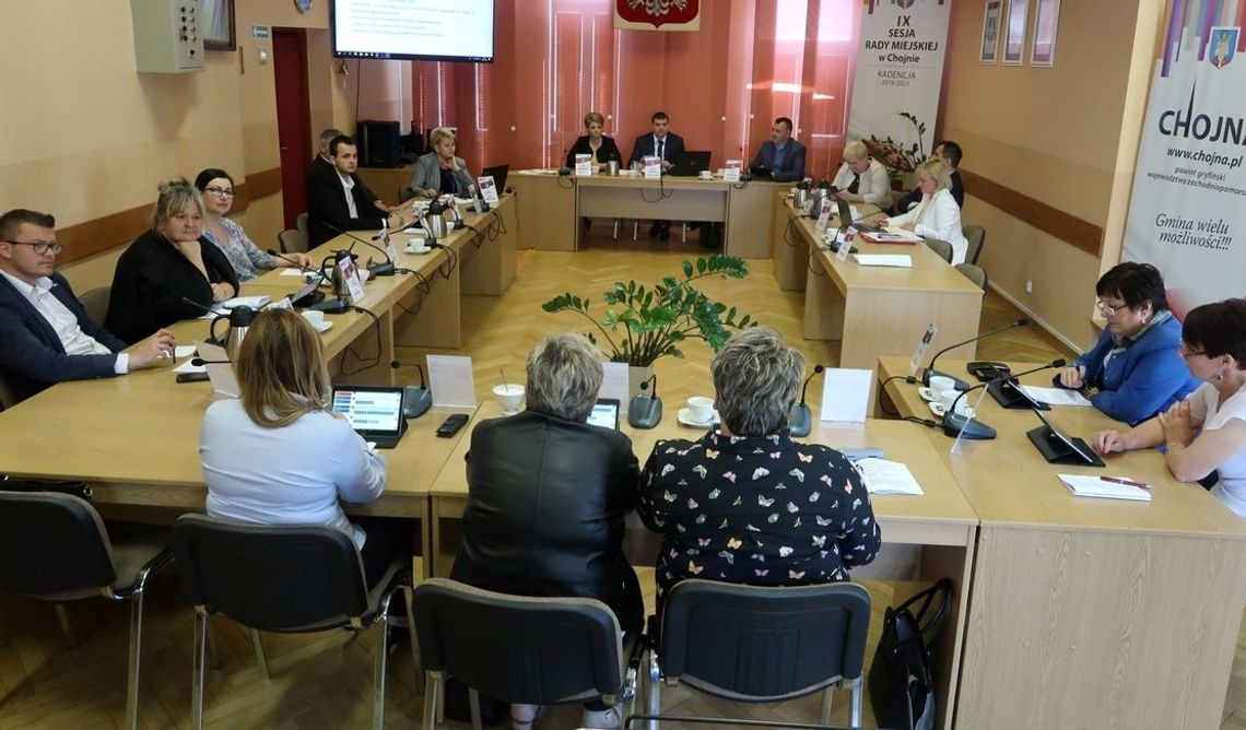 Finanse publiczne - tym głównie zajmą się radni. Uchwalą dla siebie podwyżki diet