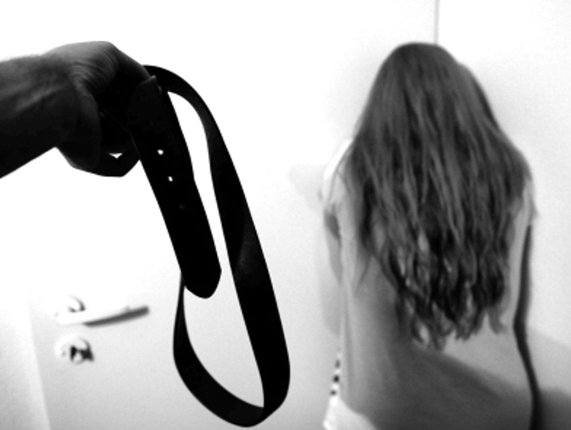 Fizycznie i psychicznie gnębił rodzinę. Dramat rodziny ukrywany przez lata