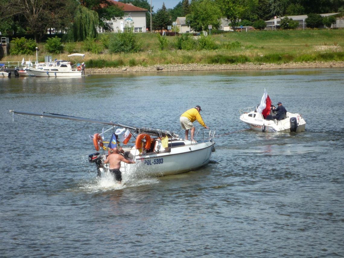 Flis wpadł na mieliznę Flis wpadł na mieliznę