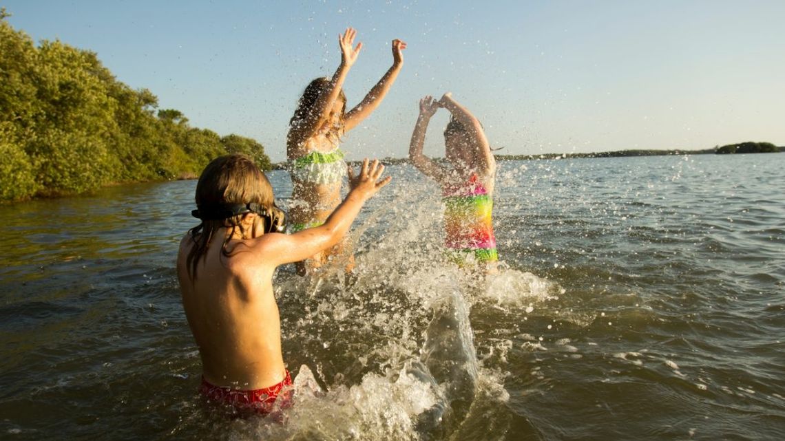 Gdzie można ochłodzić się w wodzie i jest bezpiecznie? W tym miejscu można to sprawdzić
