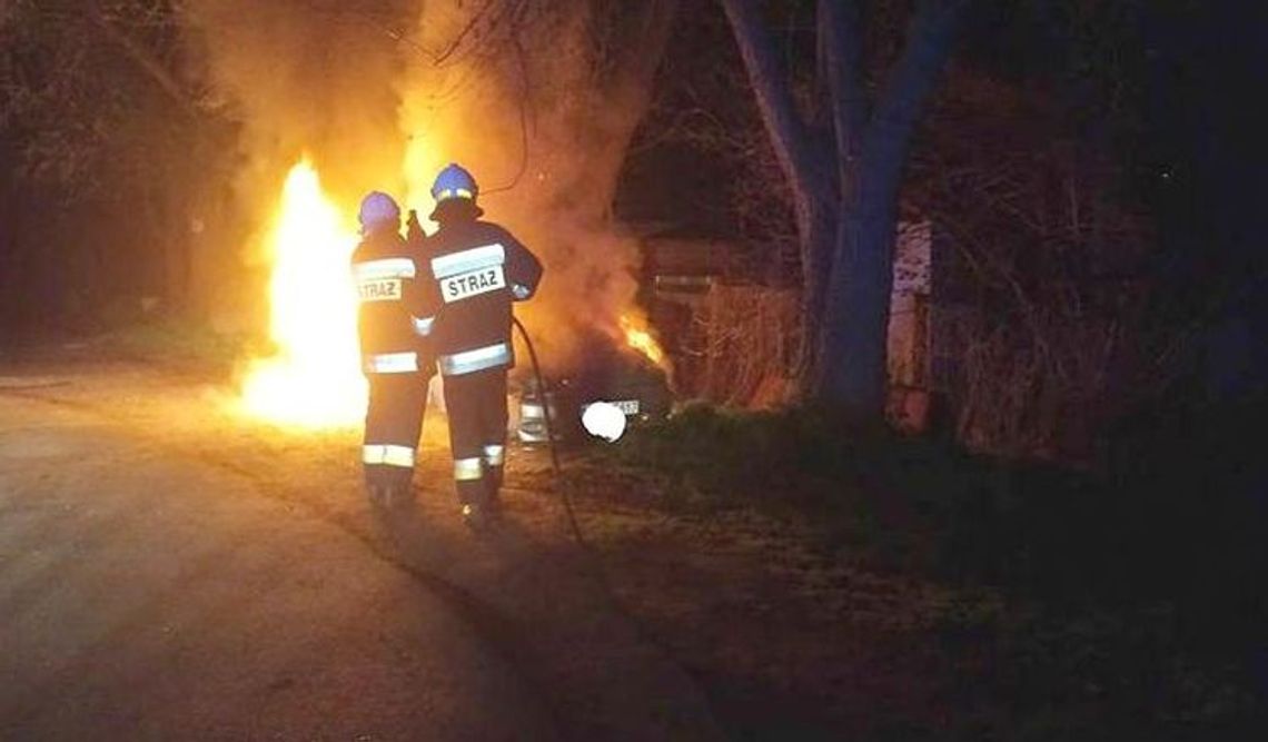 Gdzie oni pojechali gasić samochód Gdzie oni pojechali gasić samochód