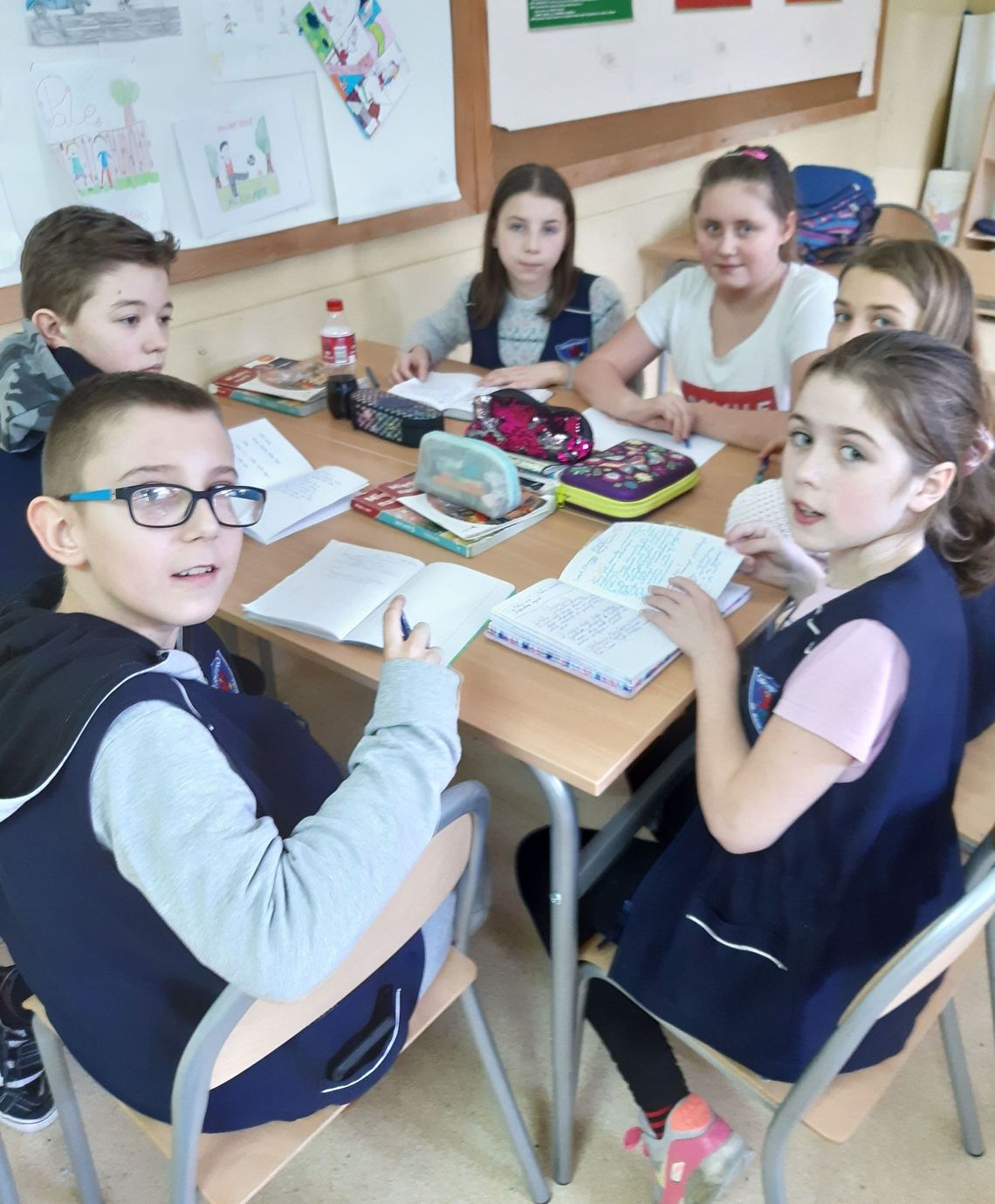 Gdzie zasadzisz, chłopcze, róże, oset nie wyrośnie Gdzie zasadzisz, chłopcze, róże, oset nie wyrośnie