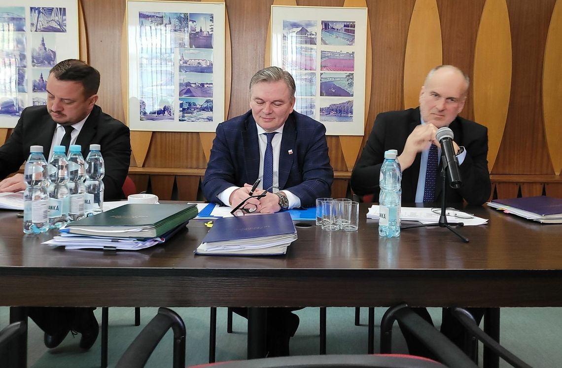 Gmina nie poinformowała o wycieku z oczyszczalni ani Parków, ani Ochrony Środowiska Gmina nie poinformowała o wycieku z oczyszczalni ani Parków, ani Ochrony Środowiska