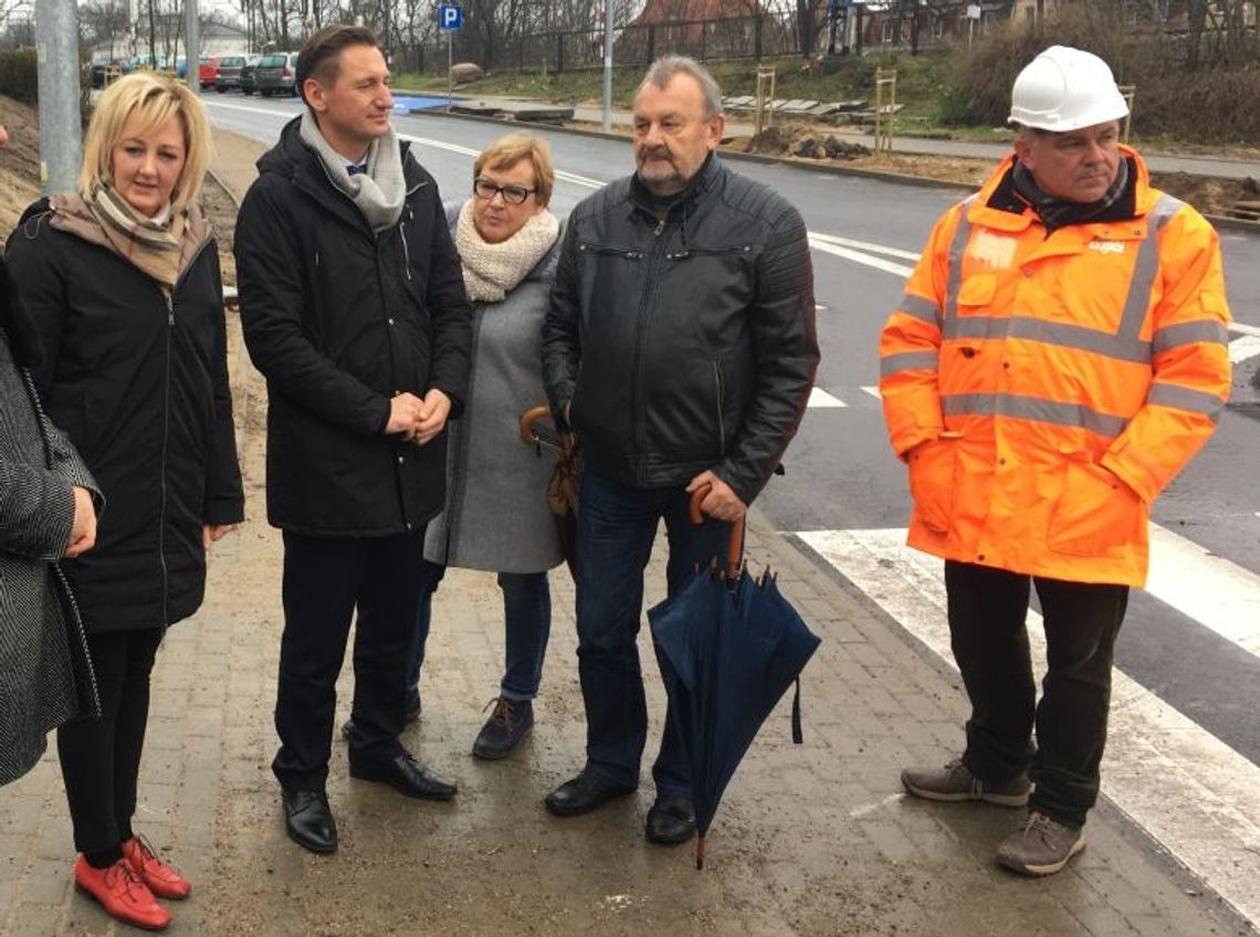 Gminy dostały wsparcie na drogi dojazdowe do gruntów rolnych Gminy dostały wsparcie na drogi dojazdowe do gruntów rolnych