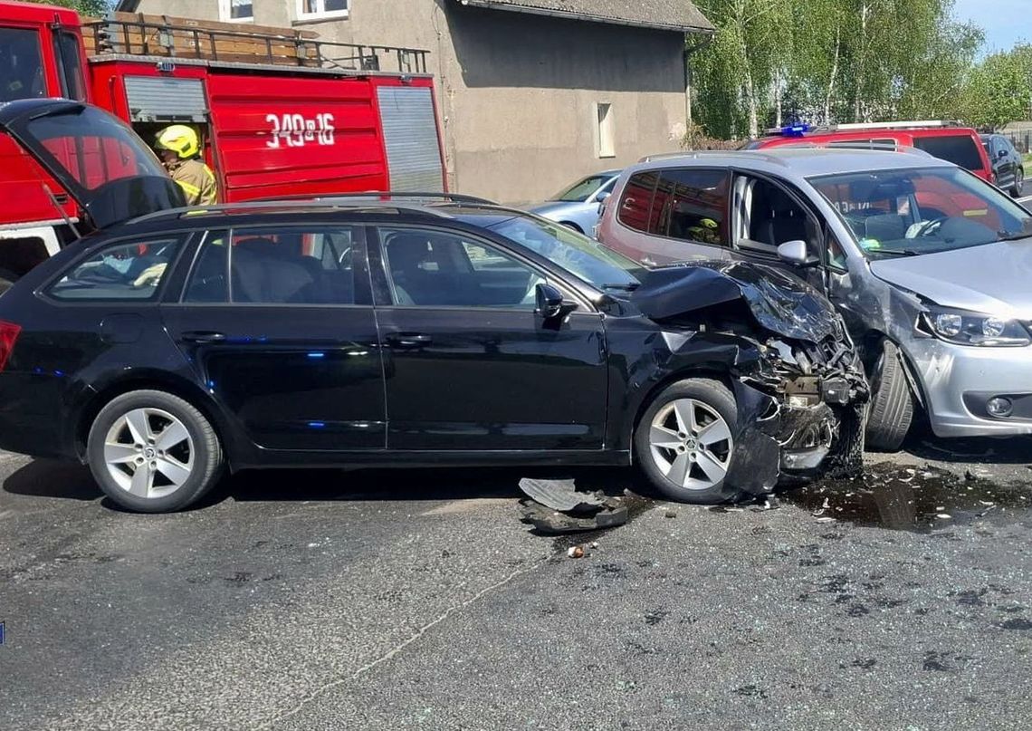 Groźne zderzenie samochodów. 36-latka w Hyundaiu nie ustąpiła pierwszeństwa Groźne zderzenie samochodów. 36-latka w Hyundaiu nie ustąpiła pierwszeństwa