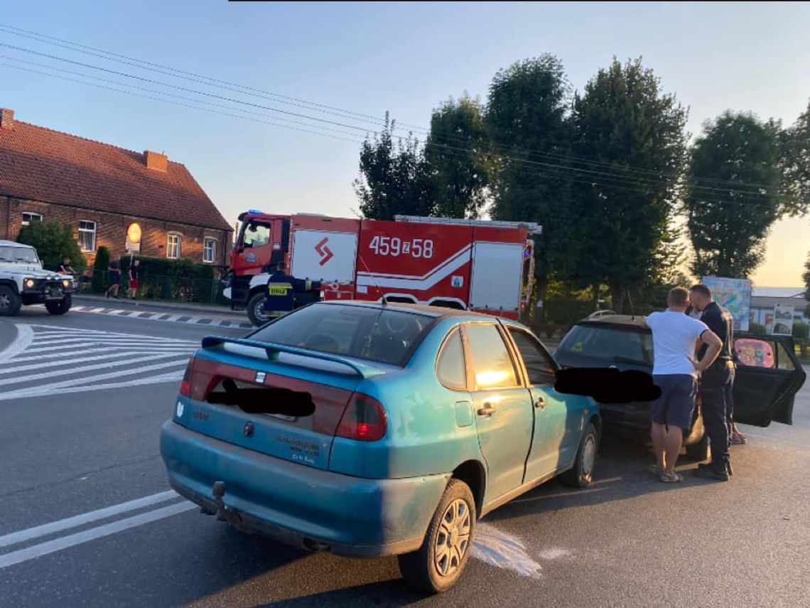 Groźnie wyglądająca kolizja na skrzyżowaniu. Stan kierowcy krytyczny