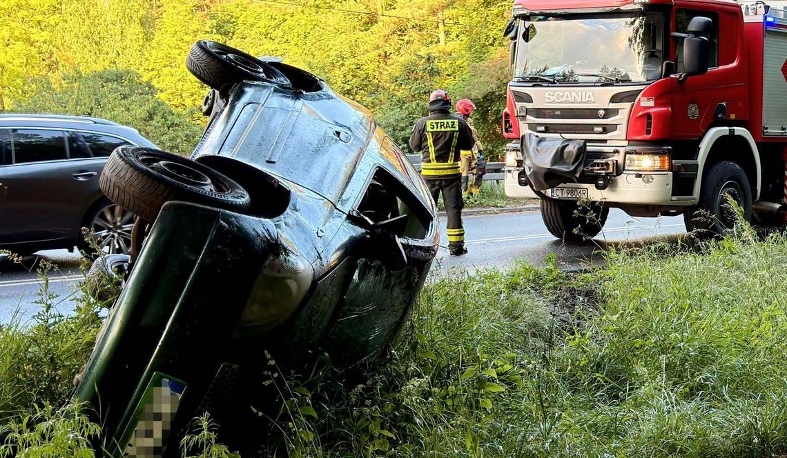 Groźnie wyglądający wypad na DK 26. Trzeźwy 62-letni kierowca Audi stracił panowanie nad autem Groźnie wyglądający wypad na DK 26. Trzeźwy 62-letni kierowca Audi stracił panowanie nad autem