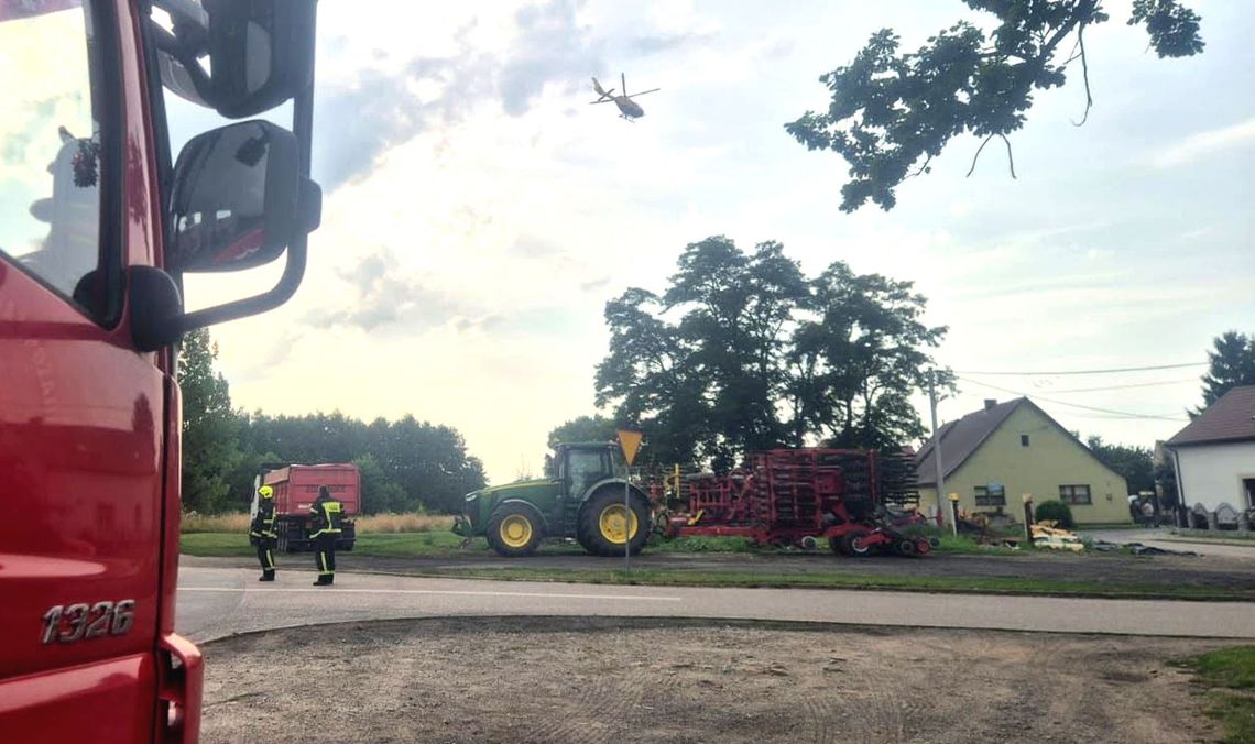 Groźny wypadek. Mężczyzna spadł z drabiny. Na miejscu lądował śmigłowiec LPR Groźny wypadek. Mężczyzna spadł z drabiny. Na miejscu lądował śmigłowiec LPR