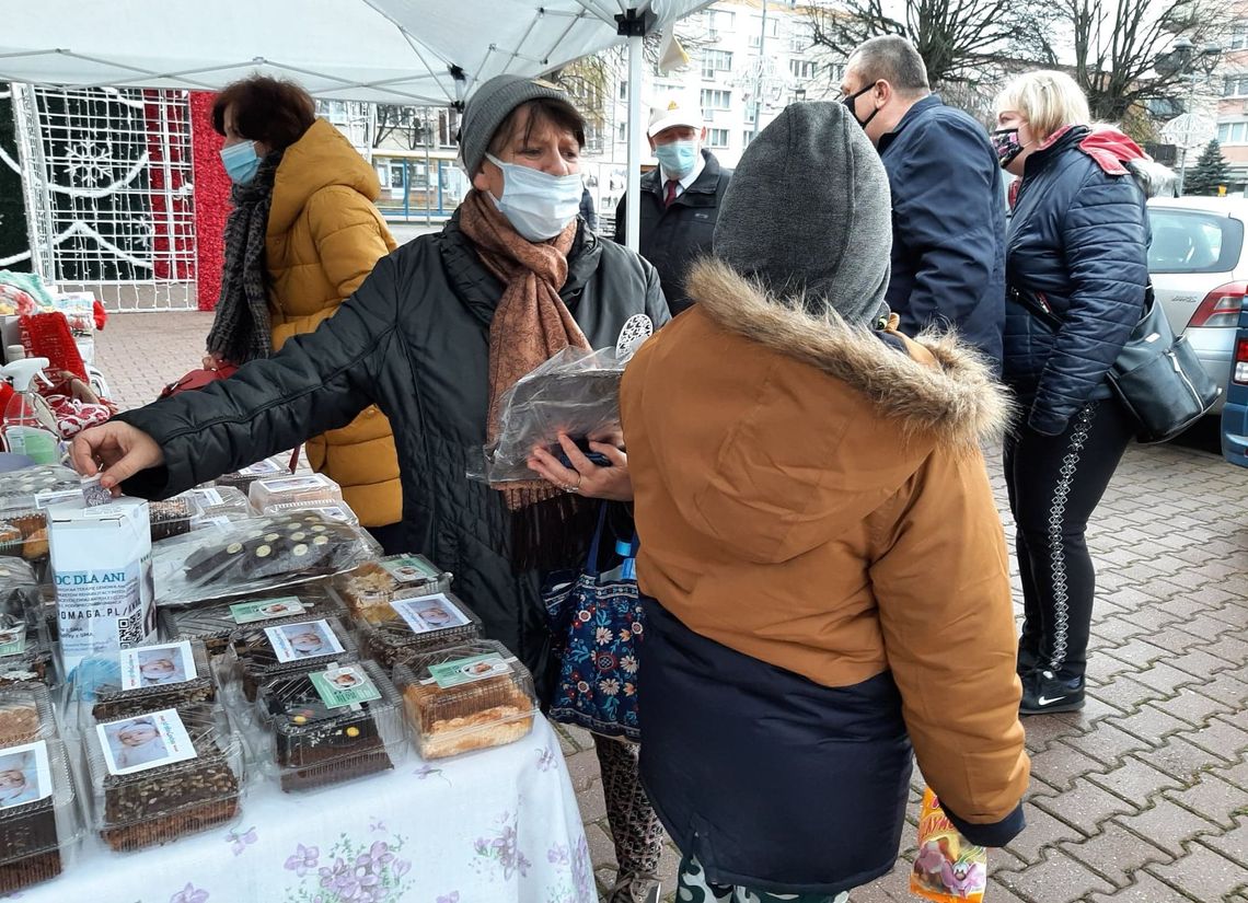 Gryfinianie wielkie serca mają i kiermasz dla Ani chętnie odwiedzają Gryfinianie wielkie serca mają i kiermasz dla Ani chętnie odwiedzają