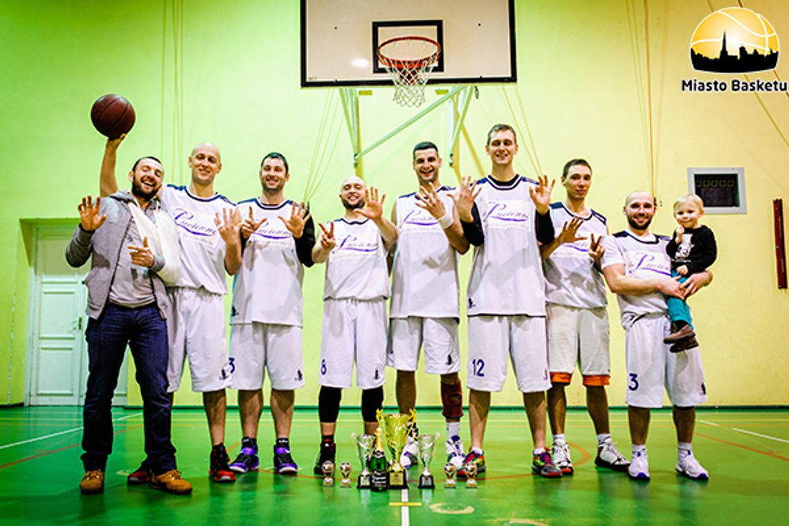 Gryfinianie wygrali szczecińską ligę basketu Gryfinianie wygrali szczecińską ligę basketu