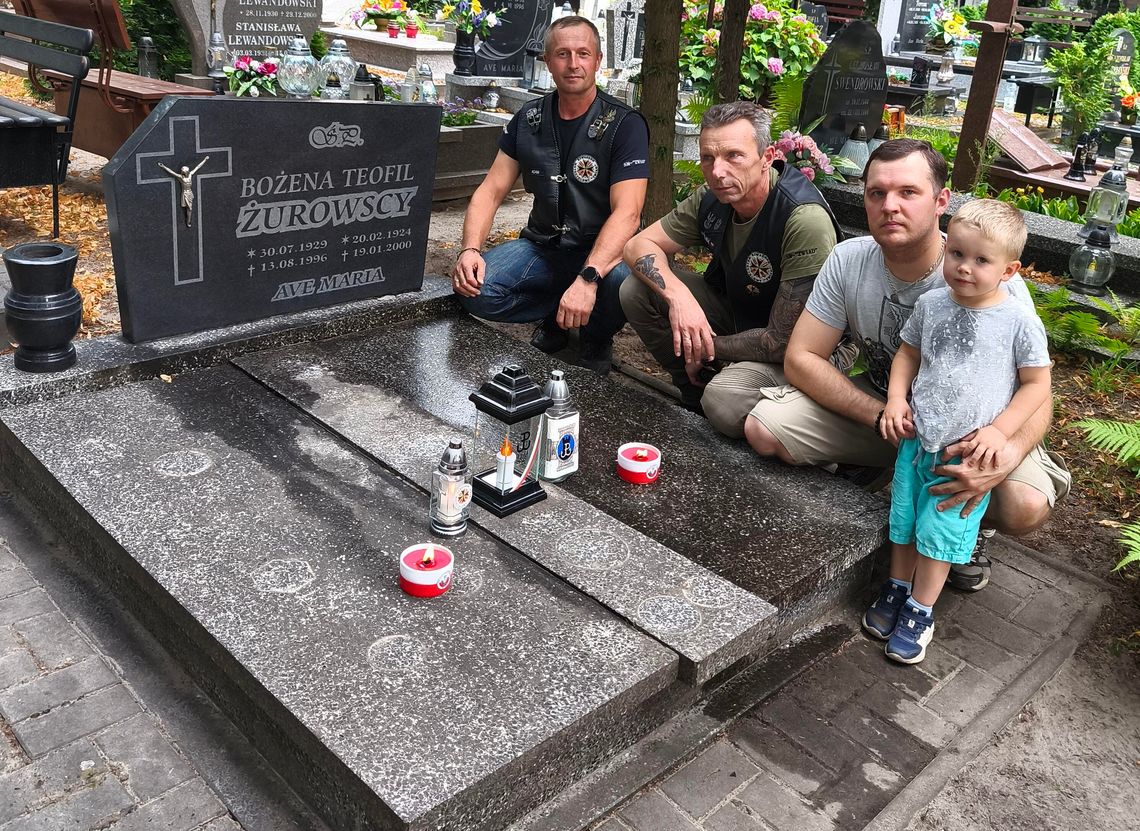 Gryfino pamięta o bohaterach. Wyjątkowa edycja akcji Zapal Znicz dla Powstańców Gryfino pamięta o bohaterach. Wyjątkowa edycja akcji Zapal Znicz dla Powstańców