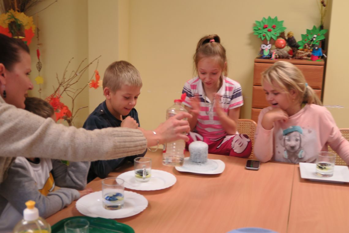 Gwiazdy i statki kosmiczne w 3D – dzisiejsza propozycja CAL Gwiazdy i statki kosmiczne w 3D – dzisiejsza propozycja CAL