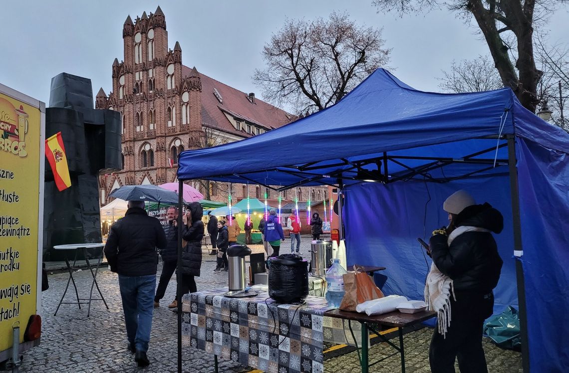 Handel połączyli z lokalnymi atrakcjami artystycznymi