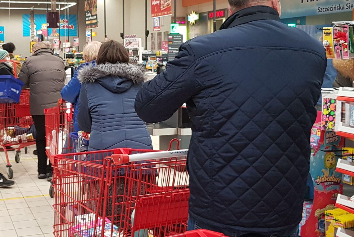 Ile zarabiają w sklepach takich jak Biedronka Lidl czy Dino? Dlaczego wciąż poszukują pracowników Ile zarabiają w sklepach takich jak Biedronka Lidl czy Dino? Dlaczego wciąż poszukują pracowników