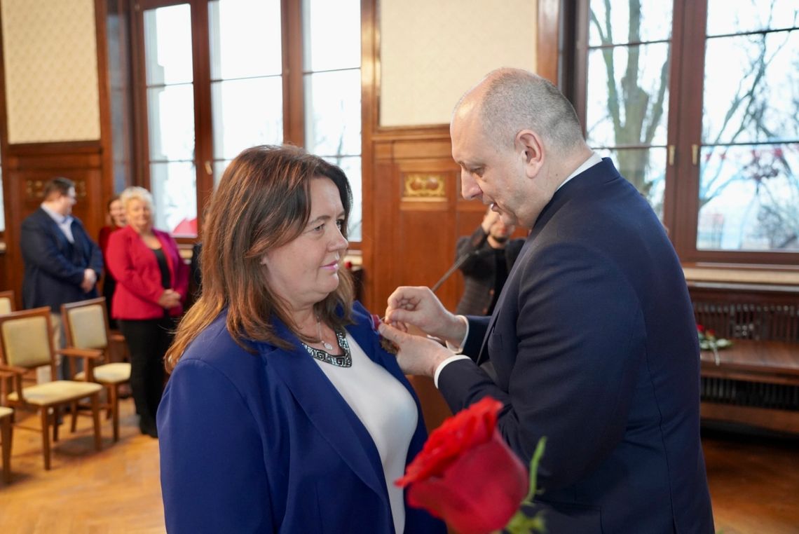 Inspektor Wioletta Rożko została odznaczona Krzyżem Zasługi Inspektor Wioletta Rożko została odznaczona Krzyżem Zasługi