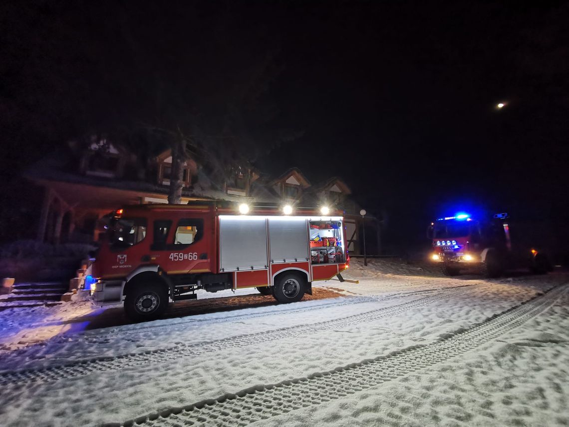 Iskry spadały na dach pokryty strzechą Iskry spadały na dach pokryty strzechą