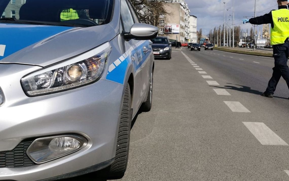 Jadąc BMW chciał stracić prawo jazdy. Udało się Jadąc BMW chciał stracić prawo jazdy. Udało się