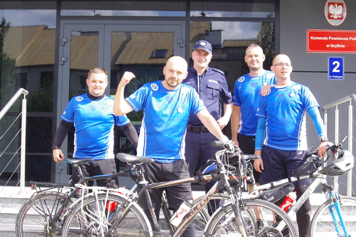 Jadąc dla Laury dotarli do Gryfina