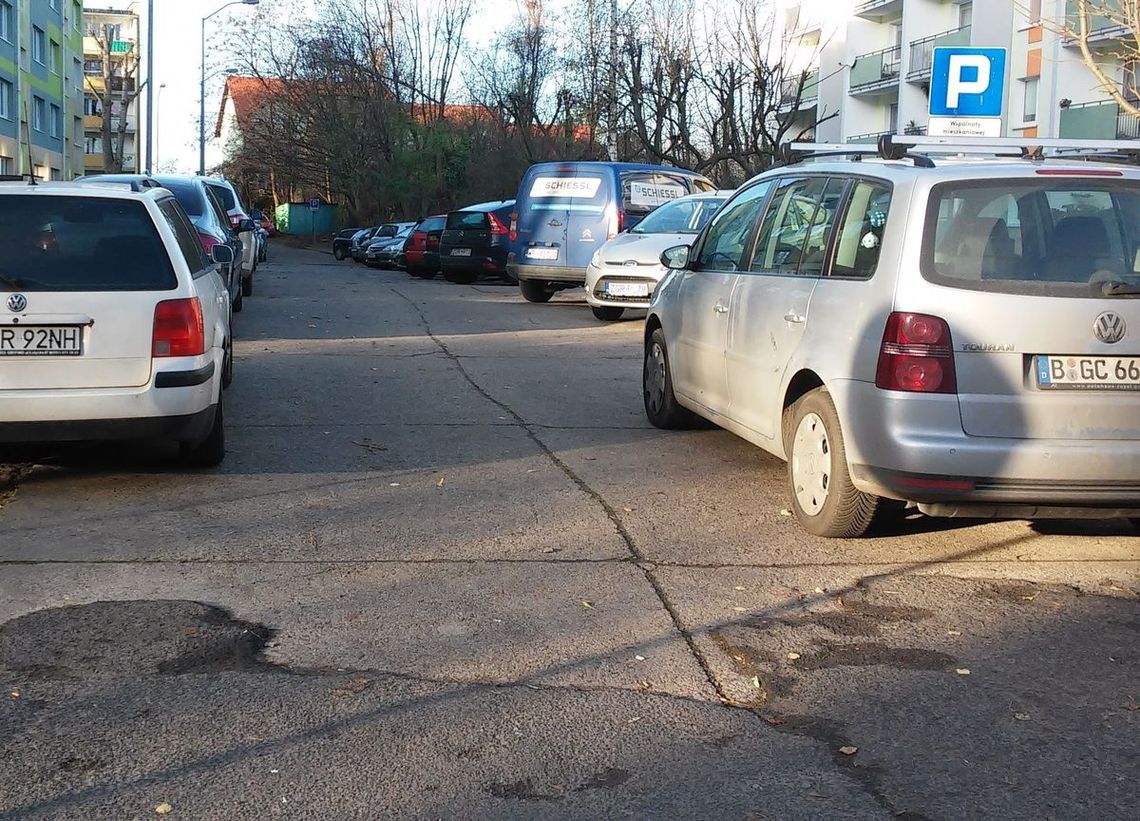 Jak ma przejechać karetka czy straż pożarna? Jak ma przejechać karetka czy straż pożarna?