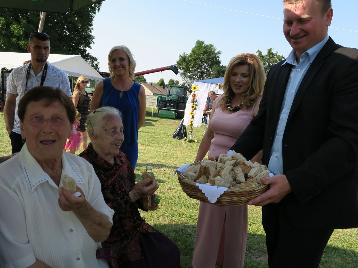 Jak można dzielić dożynkowy chleb Jak można dzielić dożynkowy chleb