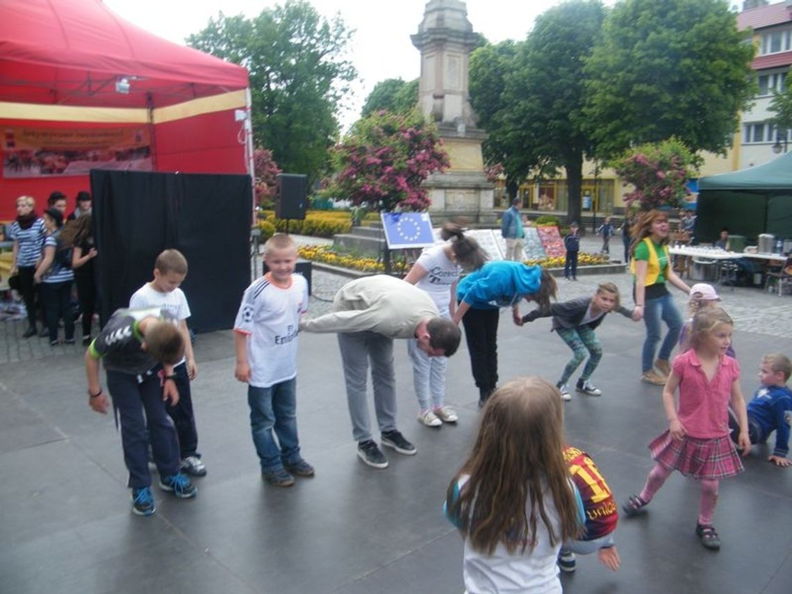 Jak na rynku pokazywali sztukę Jak na rynku pokazywali sztukę