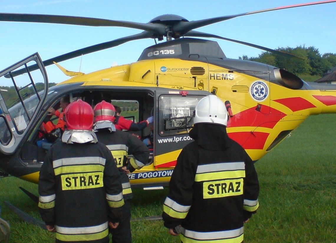 Jak uwolnić starszą kobietę z windy